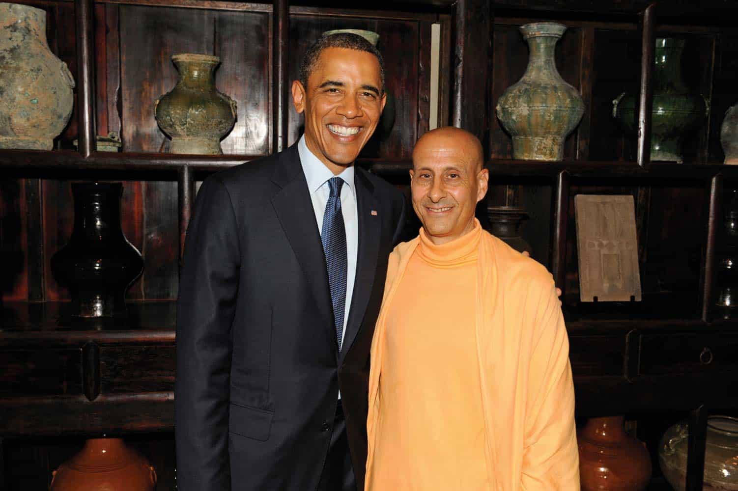 Radhanath_Swami_meets_Barack_Obama